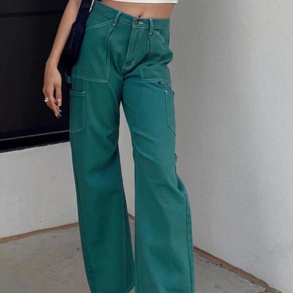 Medium (US 6) Princess Polly green “Miami vice” oversized pants. - Picture 2 of 3